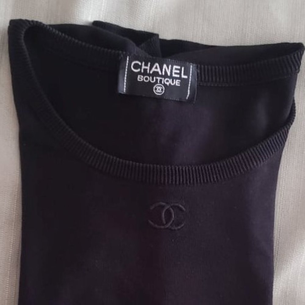 Chanel sweater tops CC logo vintage
